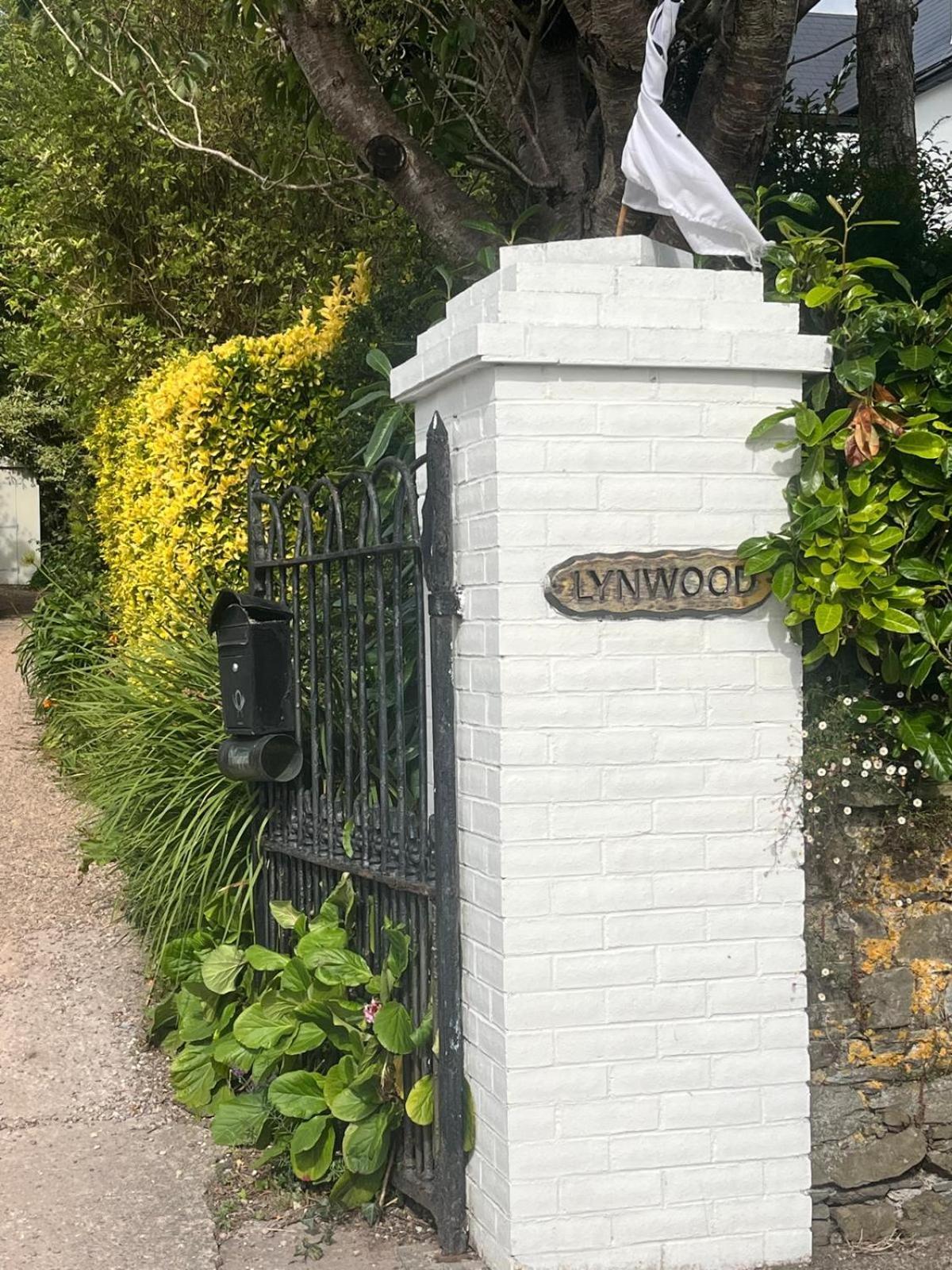 Lynwood House Bed & Breakfast Cobh Exterior photo