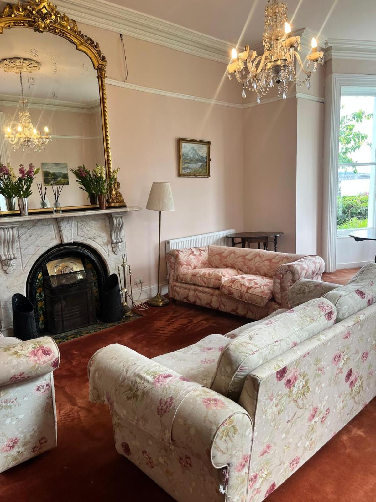 Lynwood House Bed & Breakfast Cobh Exterior photo